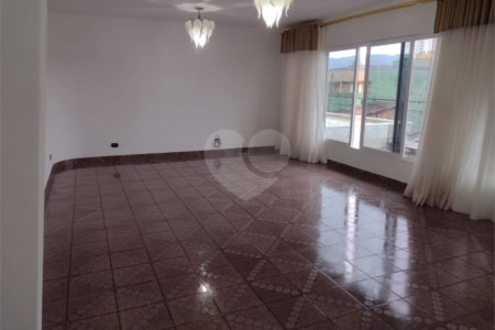 Casa à venda com 3 quartos, sendo 1 suíte, em Jardim São Pedro, Mogi das Cruzes, SP