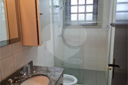 Casa à venda com 4 quartos, sendo 1 suíte, no condomínio Conjunto Residencial Green Village I, Mogi das Cruzes - SP