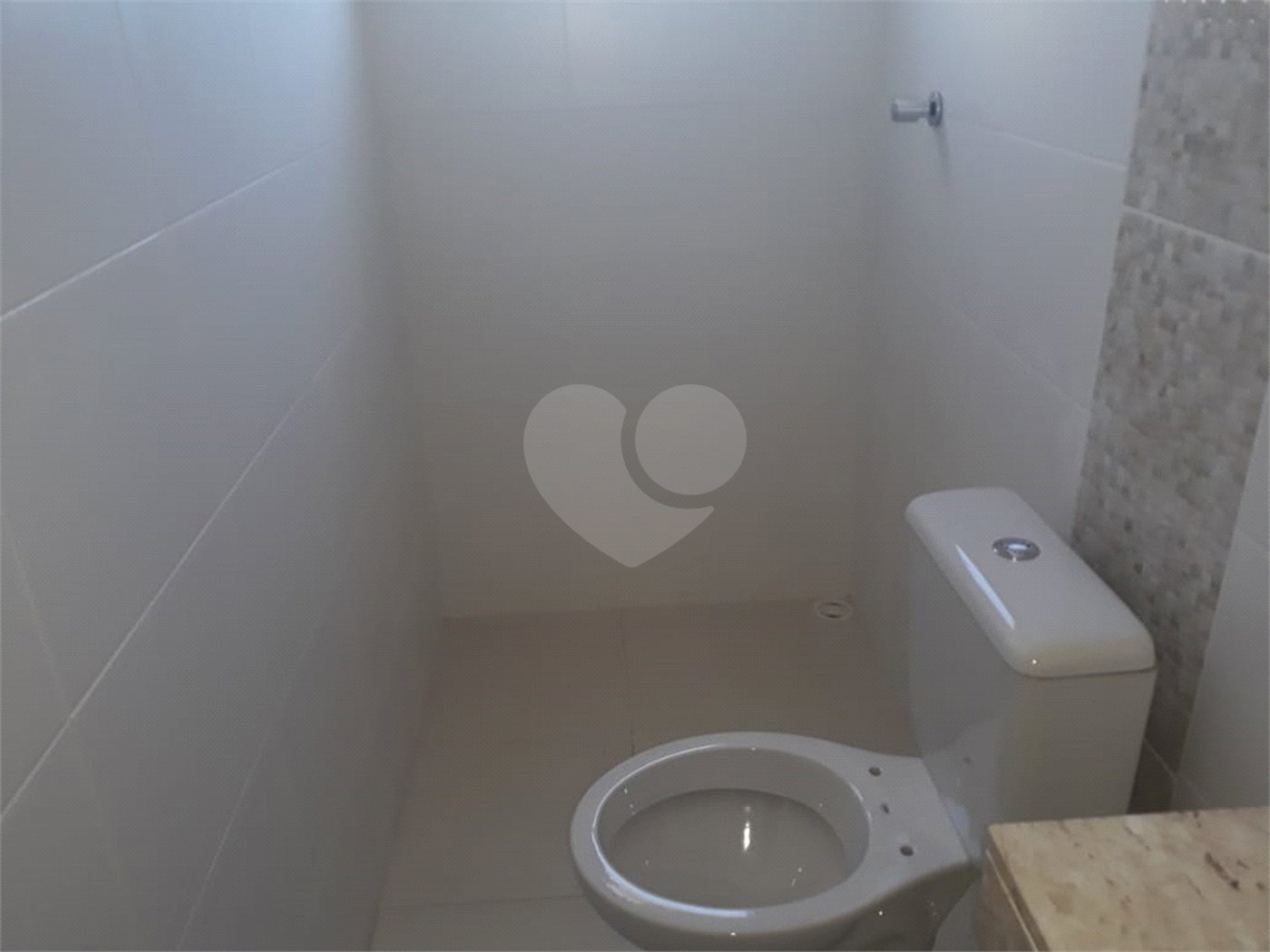 Casa à venda ou para alugar com 3 quartos, sendo 1 suíte, no condomínio martinha, São Paulo - SP