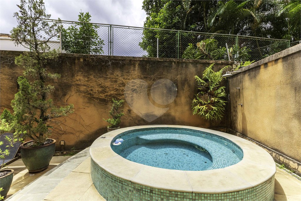 Duplex para alugar com 4 quartos, sendo 3 suítes, em Alto de Pinheiros, São Paulo, SP