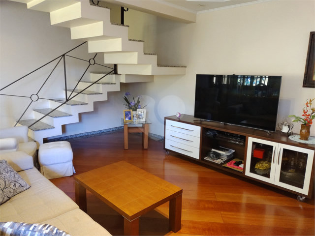 Sobrado à venda com 3 quartos, sendo 1 suíte,  em Vila Mascote, São Paulo, SP