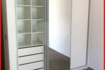 Sobrado à venda com 3 quartos, sendo 1 suíte, em Ferreira, São Paulo, SP