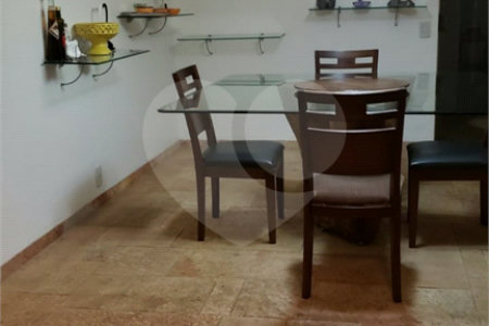 Casa de Vila à venda com 3 quartos, sendo 2 suítes, em Jardim Emília, Sorocaba, SP