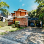 Casa à venda com 5 quartos, sendo 4 suítes, no condomínio Figueira Garden, Atibaia - SP