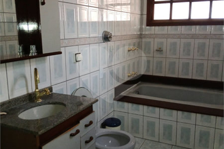 Casa à venda com 5 quartos, sendo 3 suítes, em Vila Santista, Atibaia, SP