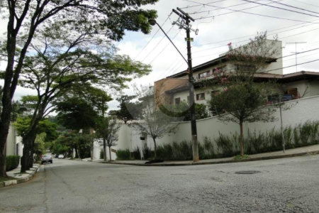 Casa à venda ou para alugar com 4 suítes em Morumbi, São Paulo, SP