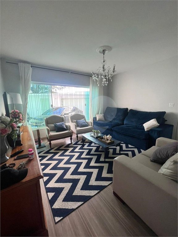 Casa à venda com 3 quartos em Vila Oliveira, Mogi das Cruzes, SP