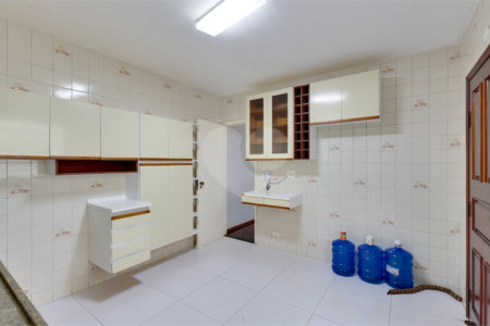 Sobrado à venda com 4 quartos, sendo 1 suíte, em Jardim Prudência, São Paulo, SP