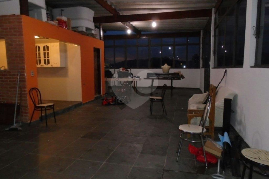 Sobrado à venda com 4 quartos, sendo 2 suítes, em Santana, São Paulo, SP