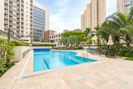 Apartamento à venda com 3 quartos, sendo 1 suíte, em Jardim das Acácias, São Paulo, SP