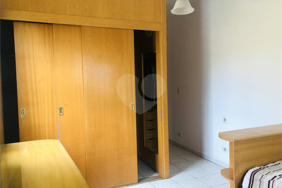 Sobrado à venda com 3 quartos, sendo 1 suíte, em Vila Romero, São Paulo, SP