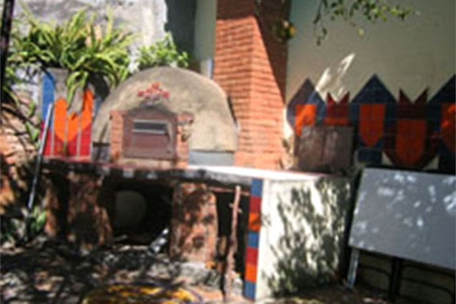 Casa à venda com 4 quartos, sendo 1 suíte, no condomínio Conselheiro Moreira de Barros, São Paulo - SP