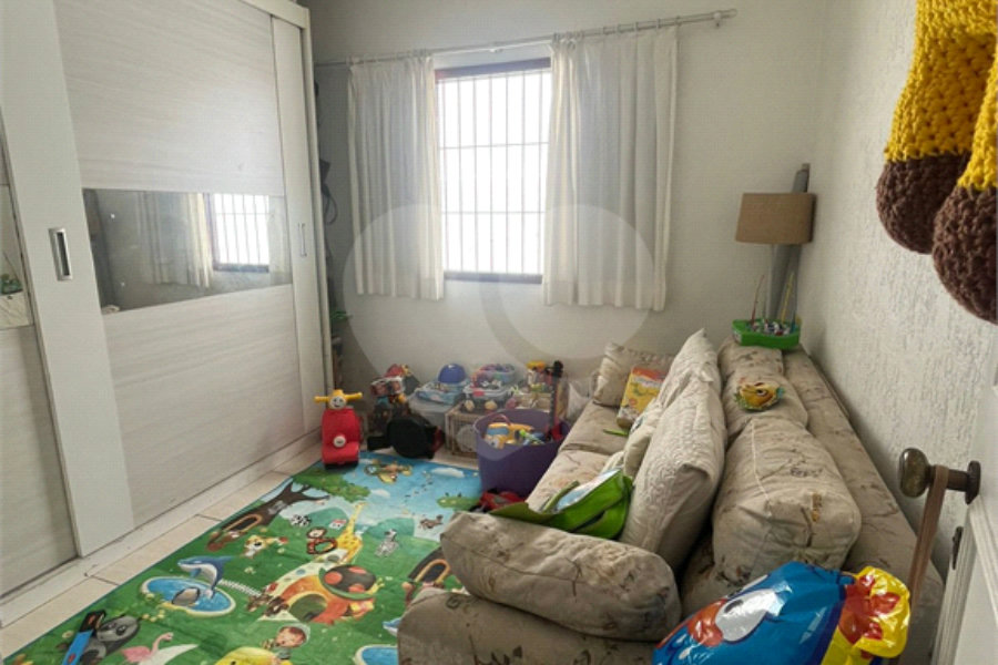 Casa à venda com 4 quartos, sendo 1 suíte, em Horto, São Paulo, SP