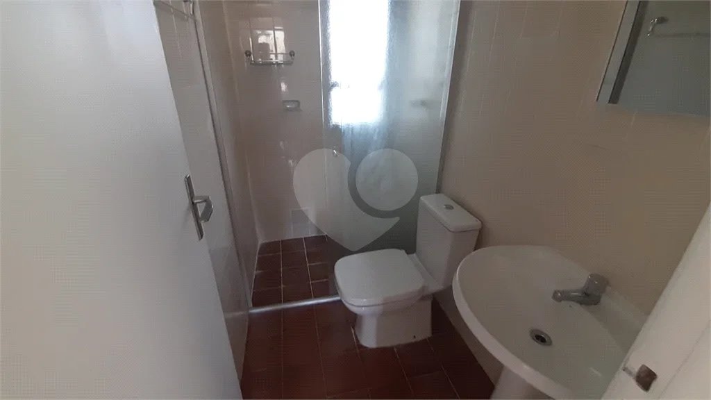 Apartamento de 1 quarto, no térreo, com garagem, para locação no Cambuci