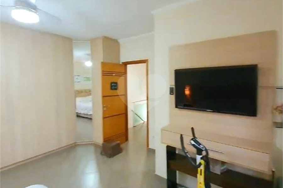 Sobrado à venda com 3 quartos, sendo 1 suíte,  em Parque Vitória, São Paulo, SP