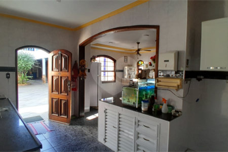 Casa à venda com 4 quartos, sendo 1 suíte, em Bangu, Rio de Janeiro, RJ