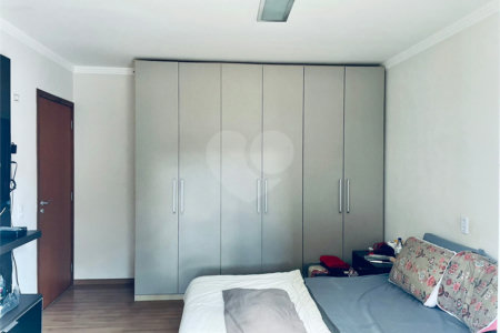 Casa à venda com 3 quartos, sendo 1 suíte, no condomínio Shambala I, Atibaia - SP