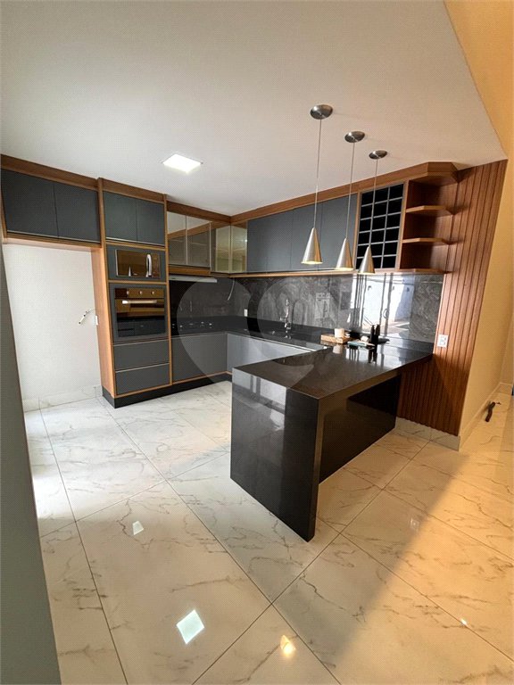 Casa à venda ou para alugar com 3 suítes no condomínio Residencial Milano, Indaiatuba - SP