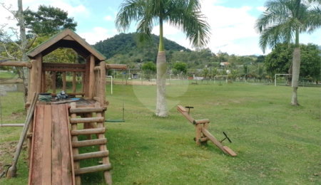 Sítio à venda com 4 quartos, sendo 3 suítes,  em Caxito, Maricá, RJ