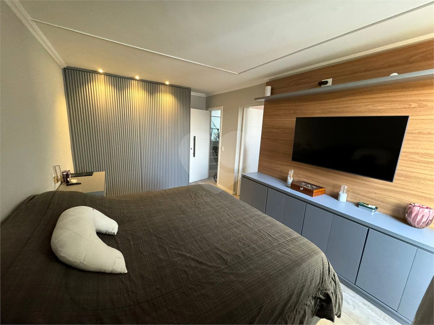 Casa à venda com 3 quartos, sendo 1 suíte, no condomínio Residencial Vegas, São Paulo - SP