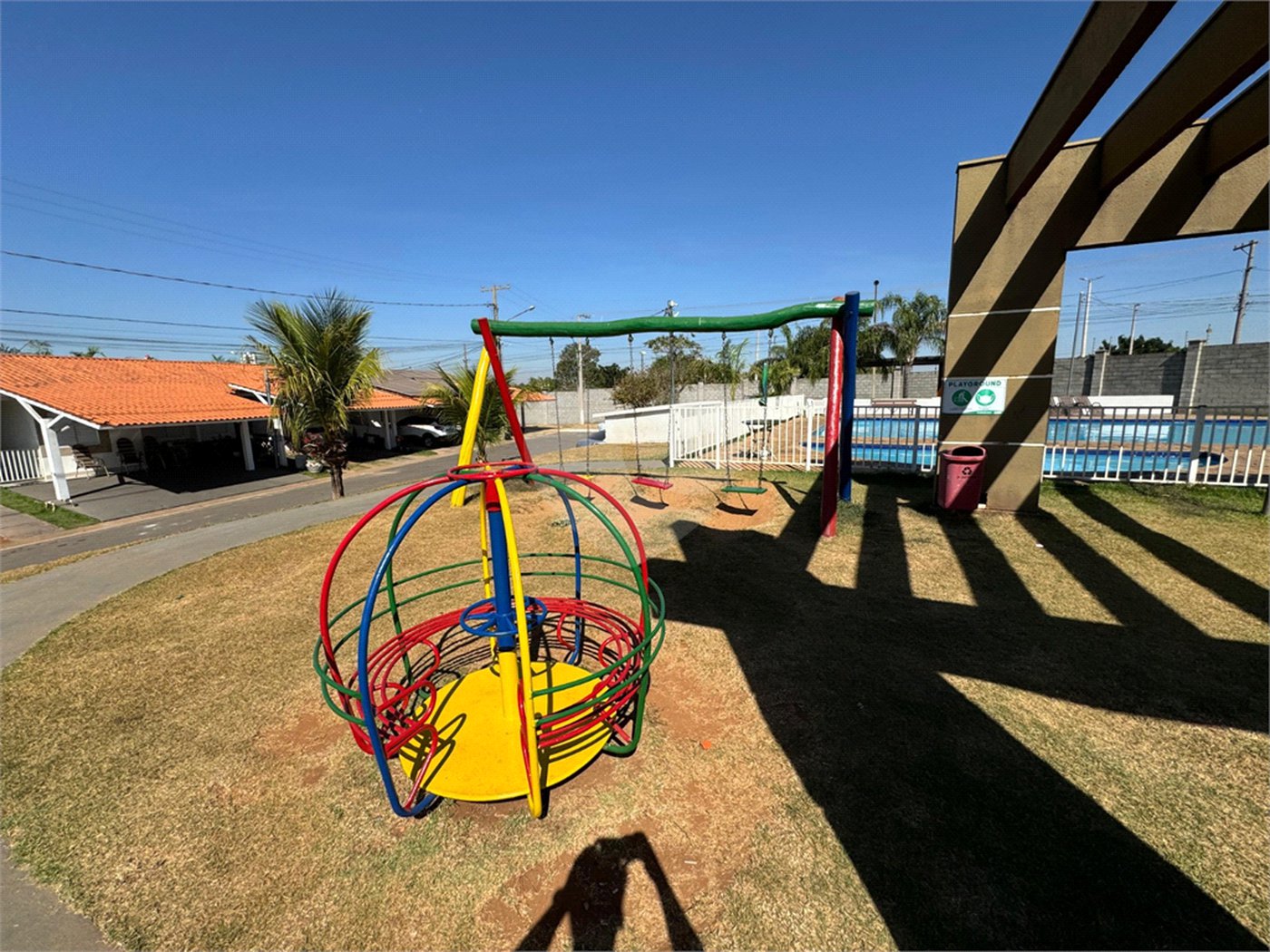 Casa à venda com 3 quartos, sendo 1 suíte, no condomínio Terra Nova, Várzea Grande - MT