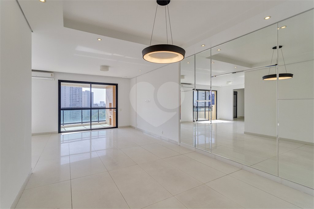 Apartamento à venda com 3 quartos, sendo 1 suíte, em Morumbi, São Paulo, SP