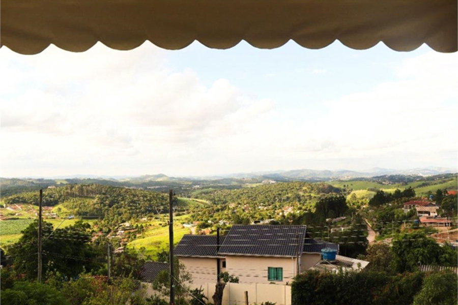 Casa à venda com 3 quartos, sendo 1 suíte, no condomínio Mountain Village, Atibaia - SP