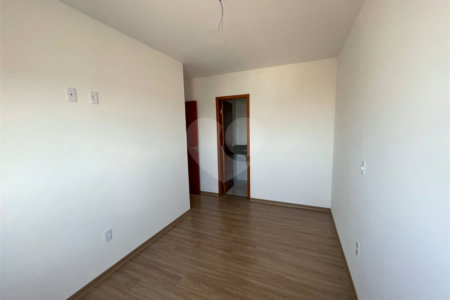 Apartamento à venda com 2 quartos, sendo 1 suíte,  em Parada Inglesa, São Paulo, SP
