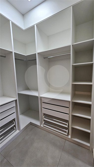 Casa para alugar com 3 suítes no condomínio Dona Lucila, Indaiatuba - SP