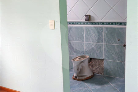 Sobrado à venda com 5 quartos, sendo 3 suítes, em Vila Campestre, São Paulo, SP