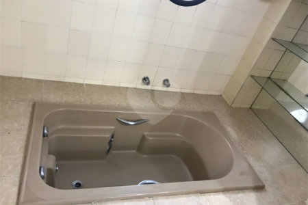 Apartamento à venda com 4 quartos, sendo 2 suítes,  em Vila Andrade, São Paulo, SP