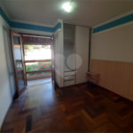 Casa à venda com 5 quartos, sendo 1 suíte, no condomínio Alpes de Mairiporã, Mairiporã - SP