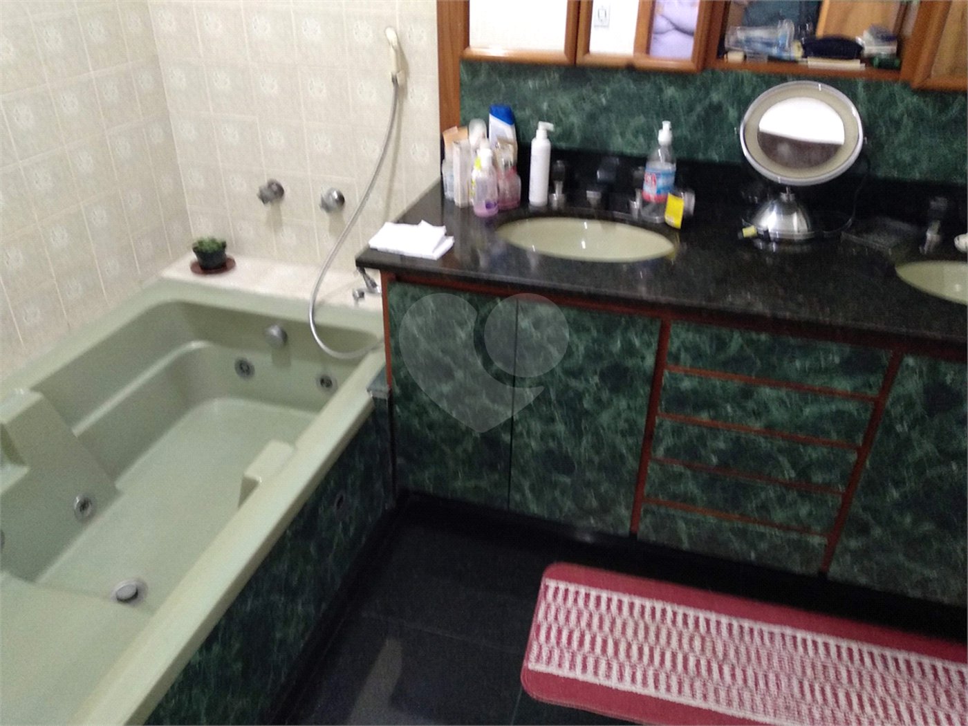 Sobrado à venda com 3 quartos, sendo 2 suítes,  em Brooklin Velho, São Paulo, SP