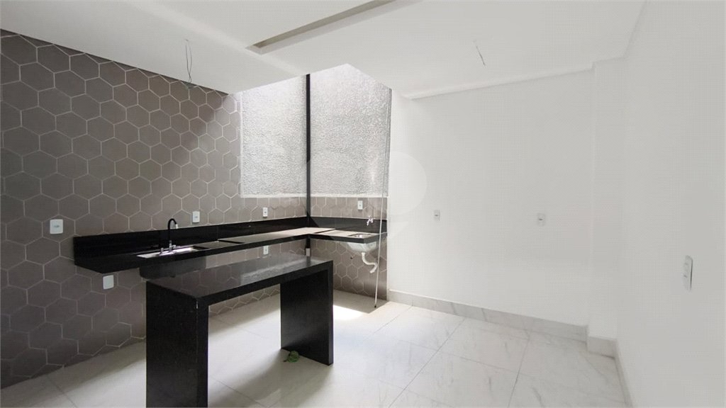 Casa à venda com 2 suítes no condomínio Residencial Paranaguá, São Paulo - SP