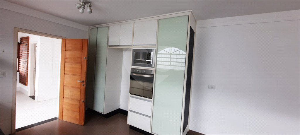 Sobrado à venda com 3 quartos, sendo 1 suíte, em Vila Firmiano Pinto, São Paulo, SP
