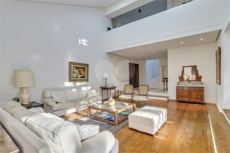 Casa à venda com 4 quartos, sendo 2 suítes, em Chácara Monte Alegre, São Paulo, SP