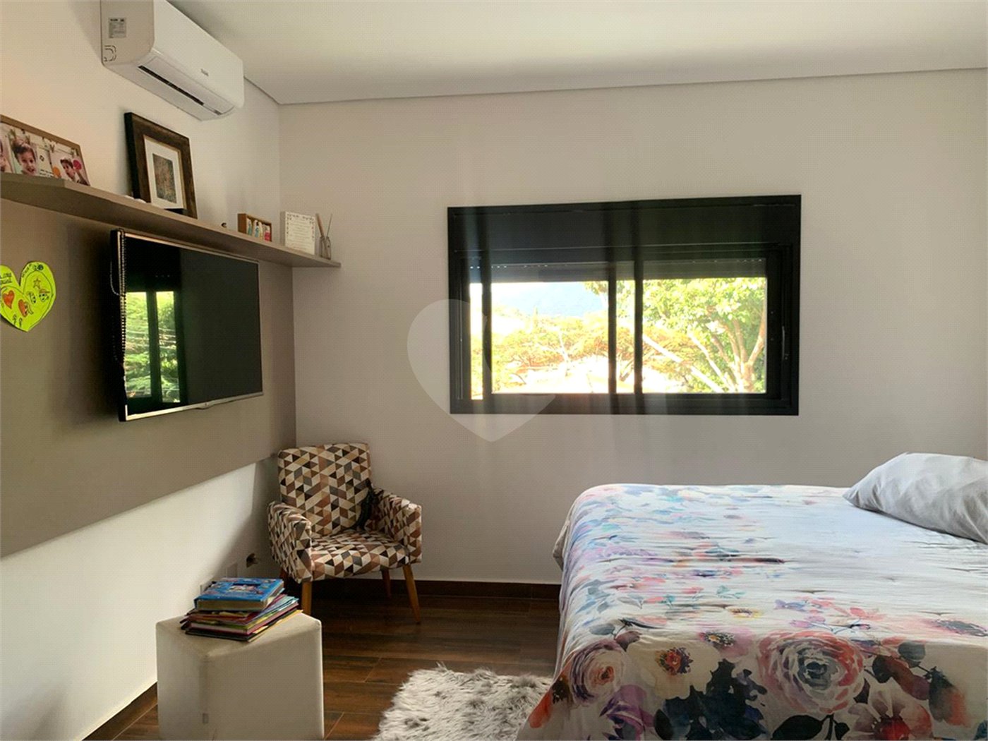 Casa à venda com 4 suítes no condomínio Vila Inglesa, Atibaia - SP
