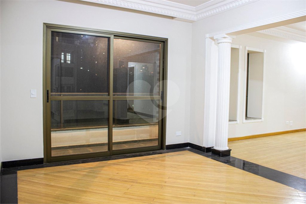 Apartamento à venda com 3 suítes em Jardim Londrina, São Paulo, SP