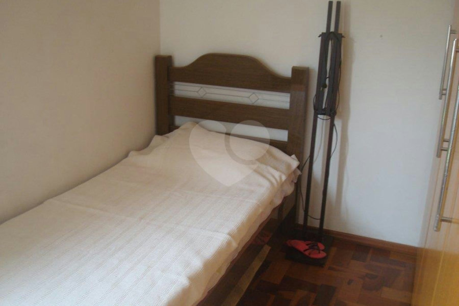 Sobrado à venda com 3 quartos, sendo 1 suíte,  em Parque Peruche, São Paulo, SP