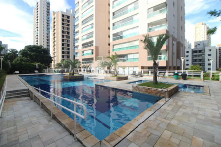 Apartamento à venda com 3 suítes em Santa Teresinha, São Paulo, SP