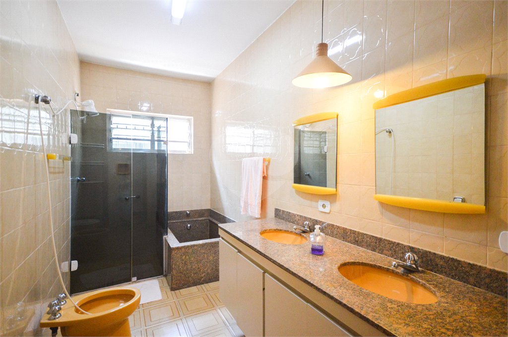 Casa à venda com 3 quartos, sendo 1 suíte, em Planalto Paulista, São Paulo, SP