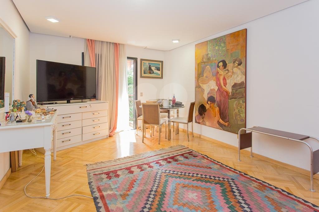 Apartamento para alugar com 5 quartos, sendo 3 suítes, em Alto de Pinheiros, São Paulo, SP
