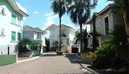 Casa à venda com 3 suítes no condomínio Quinta de Santo Antônio, São Paulo - SP