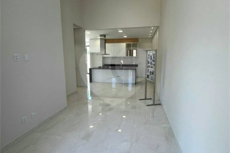Casa à venda com 3 suítes no condomínio Condomíno Helena Maria, Sorocaba - SP