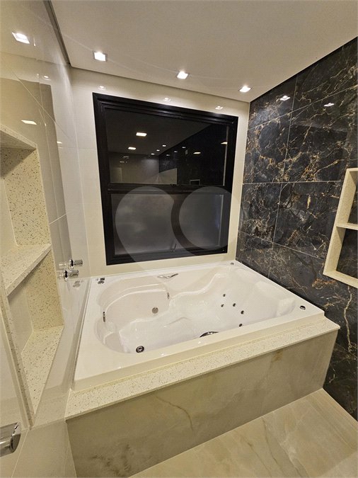 Casa à venda com 4 suítes no condomínio Villas do Jaguari, Santana de Parnaíba - SP