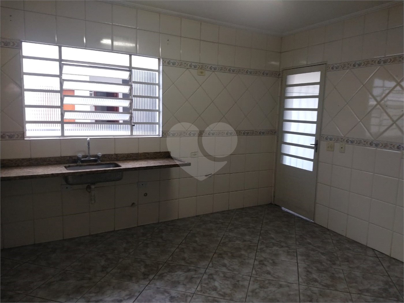 Sobrado à venda com 3 quartos, sendo 1 suíte, em Tremembé, São Paulo, SP