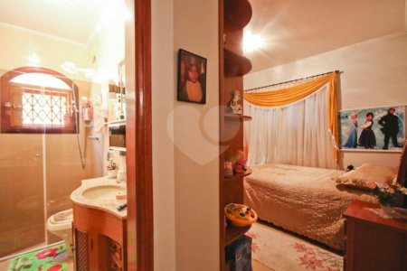 Sobrado à venda ou para alugar com 4 quartos, sendo 3 suítes, em Água Fria, São Paulo, SP