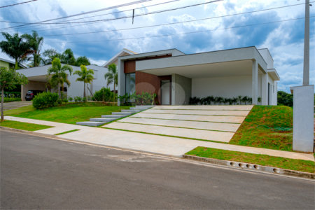 Casa à venda com 3 suítes no condomínio Village Saint Charbel, Araçoiaba da Serra - SP