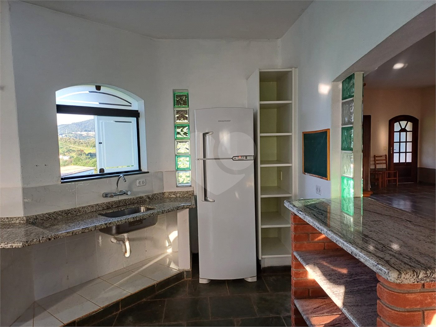 Casa à venda com 3 quartos, sendo 1 suíte, em Alpes D'ouro, Bom Jesus dos Perdões, SP