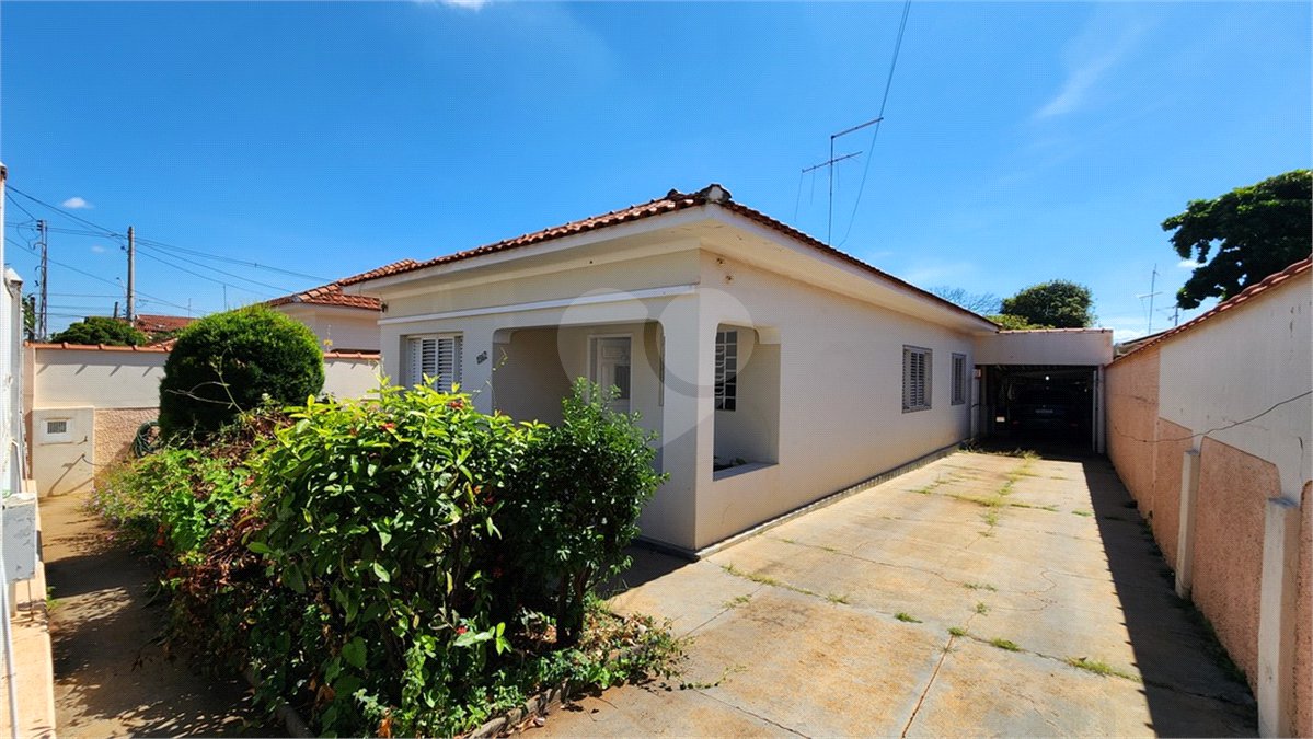 Casa à venda com 3 quartos no Centro, Araraquara, SP
